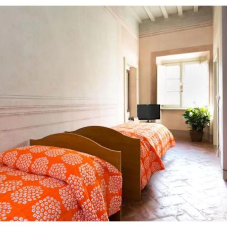Palazzo Piazza Mazzini Hotel Pescia Ngoại thất bức ảnh