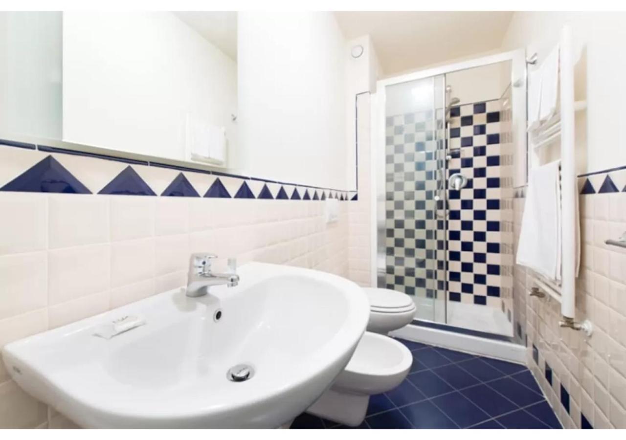 Palazzo Piazza Mazzini Hotel Pescia Ngoại thất bức ảnh
