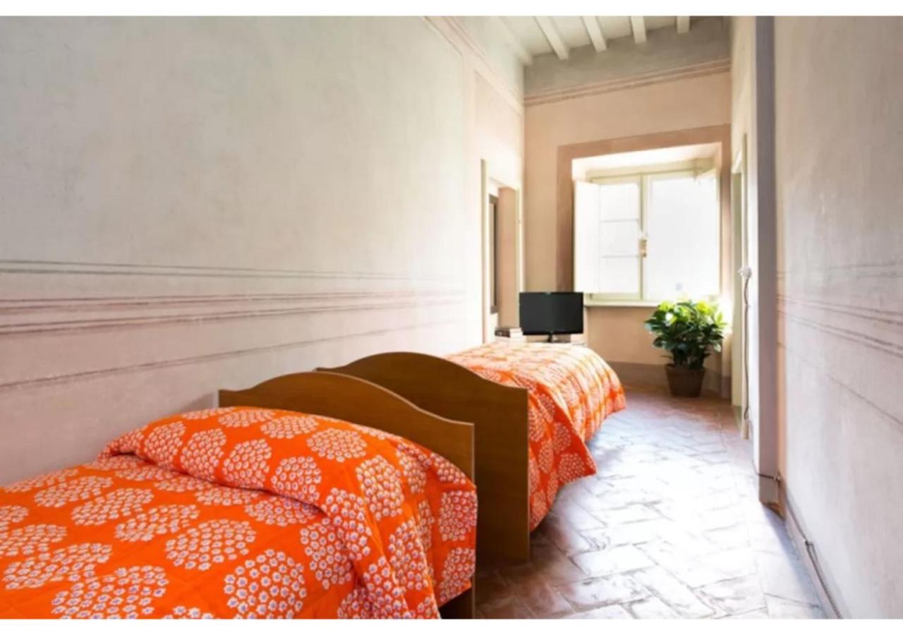 Palazzo Piazza Mazzini Hotel Pescia Ngoại thất bức ảnh