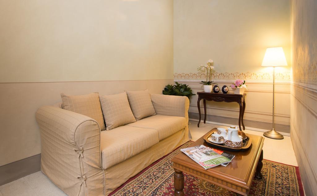 Palazzo Piazza Mazzini Hotel Pescia Phòng bức ảnh